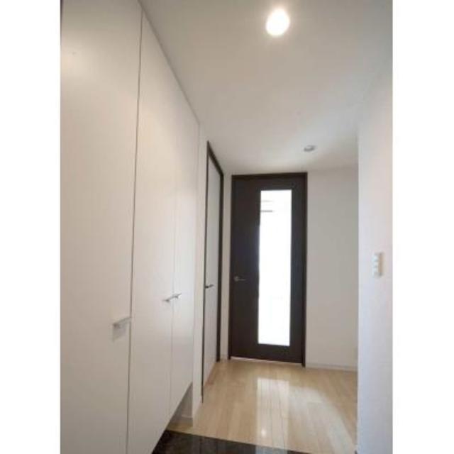 玄関　※写真は同タイプ住戸です。