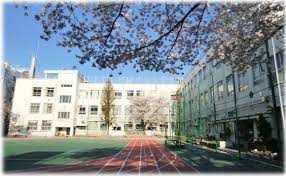 小学校　新宿区立江戸川小学校（小学校）まで818m