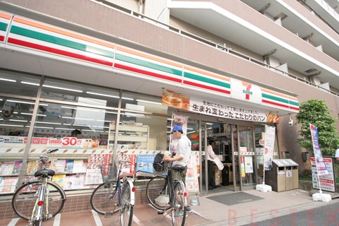 コンビニ　セブンイレブン文京水道1丁目店（コンビニ）まで273m