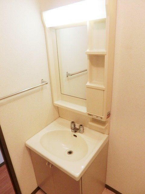 洗面設備　独立した洗面台です♪