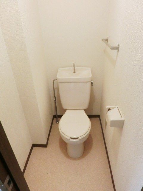 トイレ　シンプルなトイレです