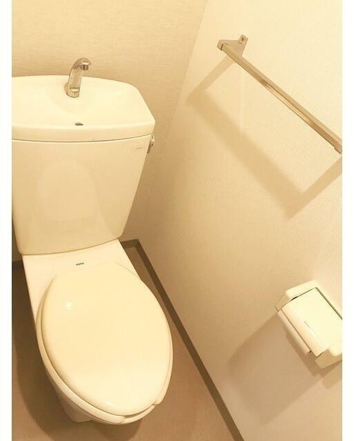トイレ　落ち着いた色調のトイレです♪