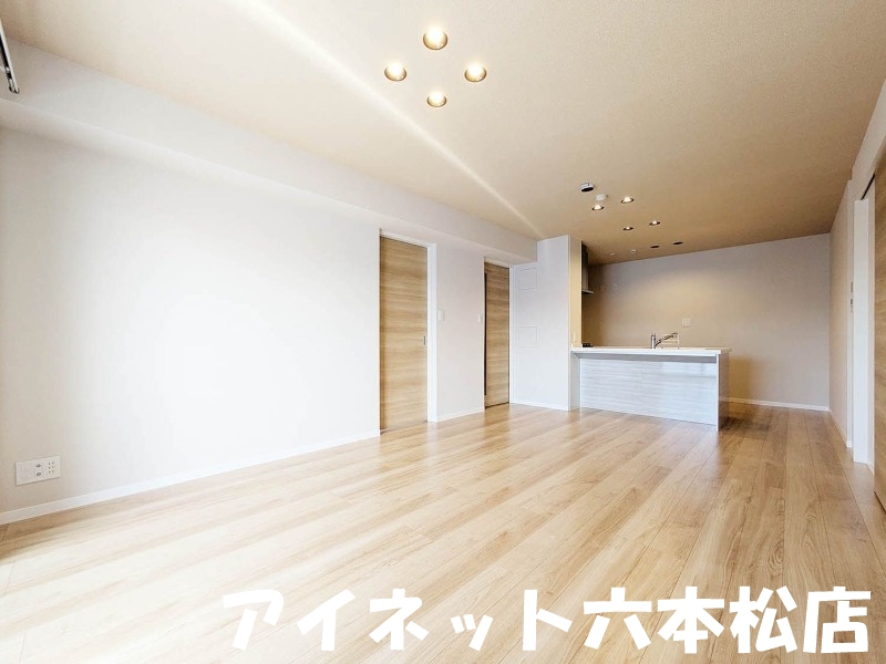 居室・リビング　広々としていいですね。