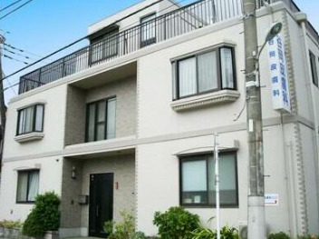 建物外観　ネット無料。ネット無料なら月々実質4000円程度のコストがか