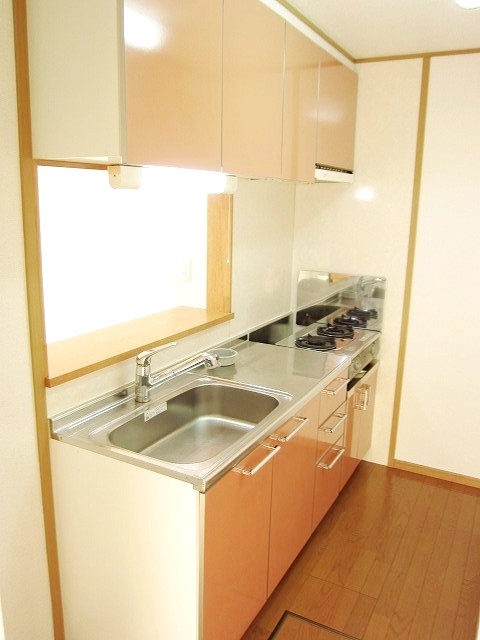 キッチン　写真は反転タイプです