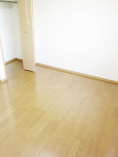 収納　写真は反転タイプです