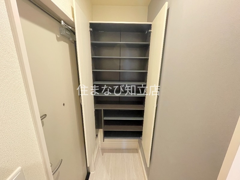 玄関　別部屋写真