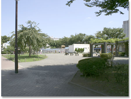 公園　岡野公園（公園）まで792m