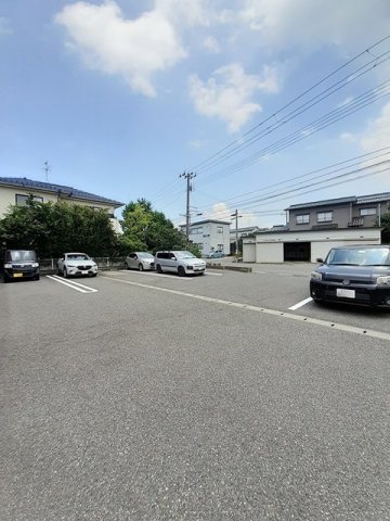 駐車場　車をお持ちの方に嬉しい駐車場付きの物件です