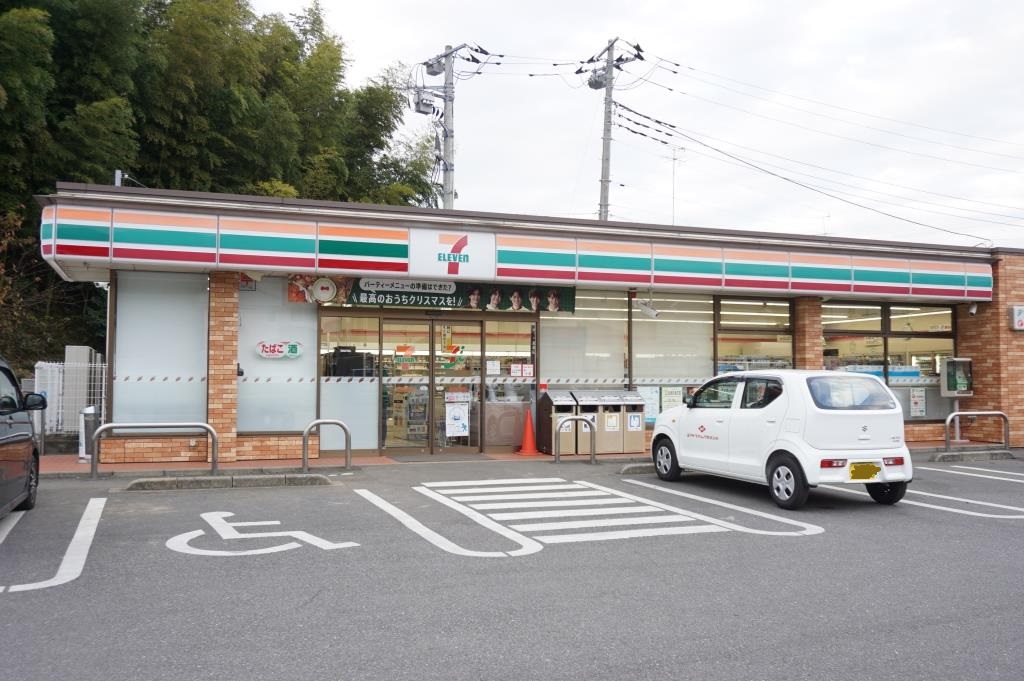 コンビニ　セブンイレブン 流山長崎小学校前店（コンビニ）まで369m
