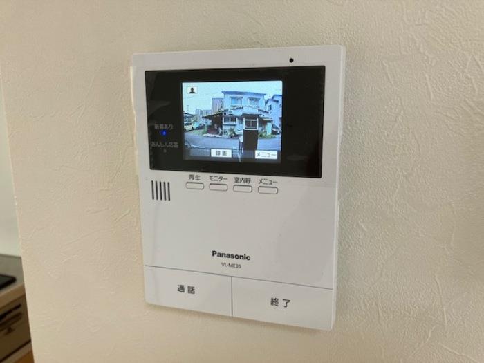 セキュリティ　来客時にお部屋から確認できるモニター付きドアホン♪