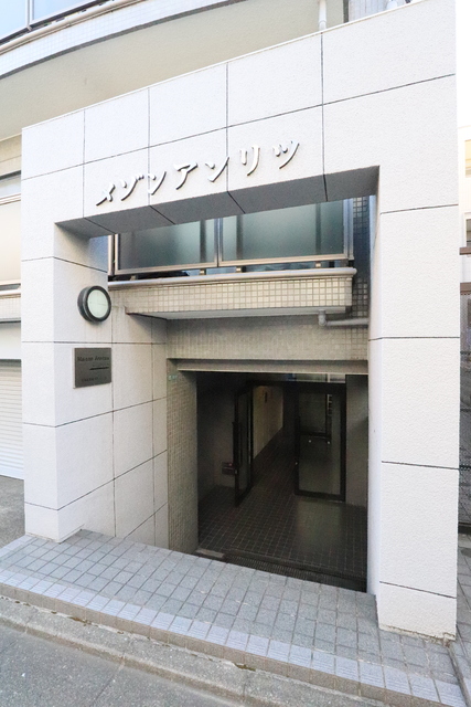 エントランス　建物入り口です♪