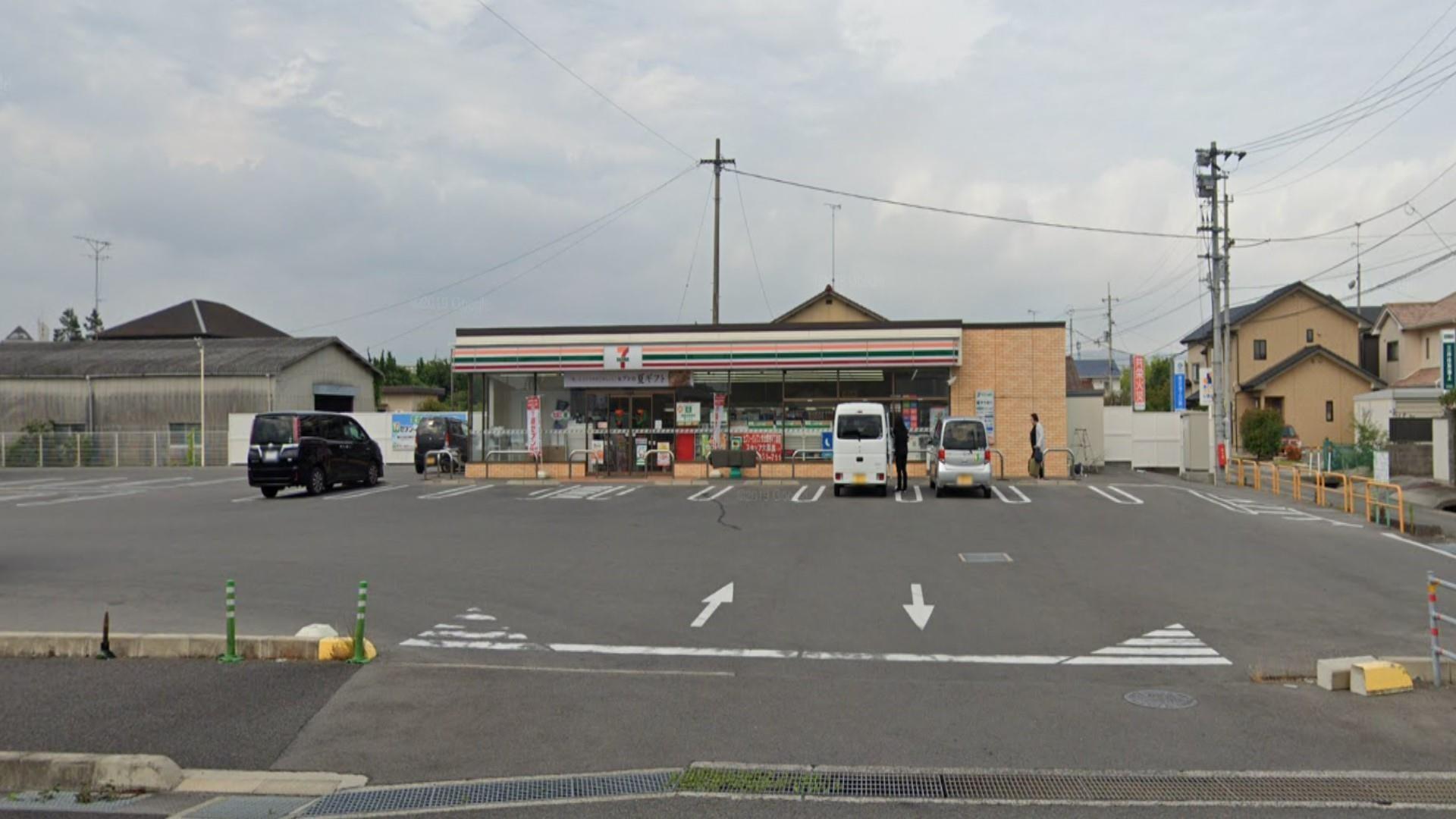コンビニ　セブンイレブン今治東村4丁目店（コンビニ）まで326m