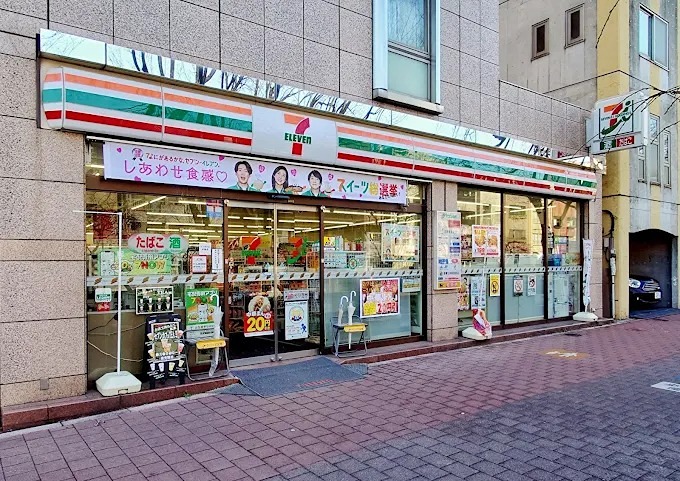 コンビニ　セブンイレブン 早稲田店（コンビニ）まで34m