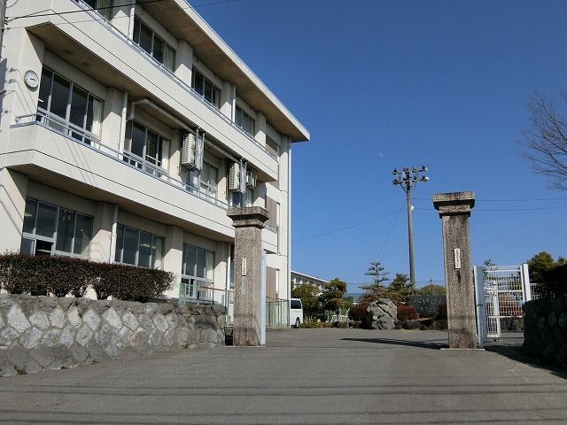 小学校　大垣市立青墓小学校（小学校）まで583m