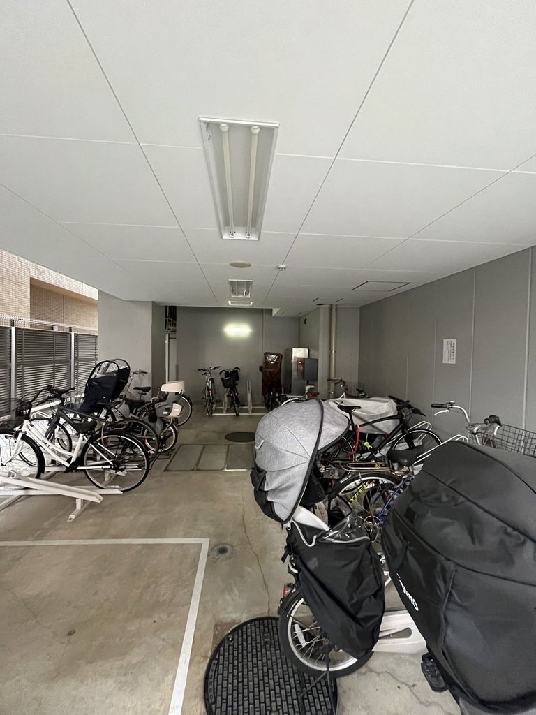 駐車場　駐輪場