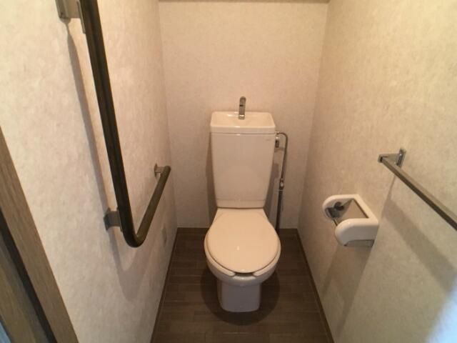 トイレ　別号室　参考写真
