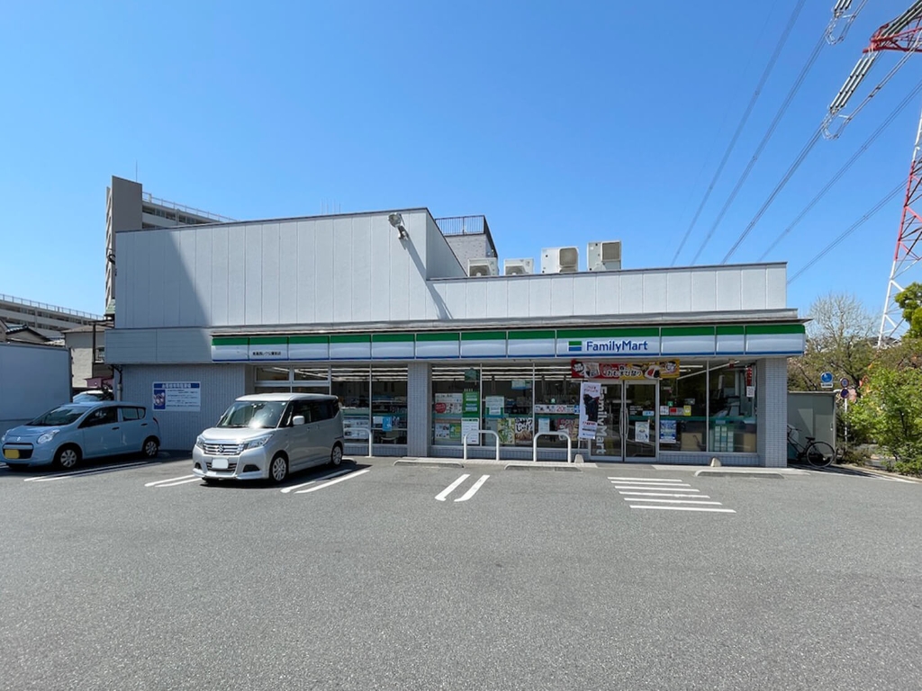 コンビニ　FamilyMart 南葛西レク公園前店（コンビニ）まで104m