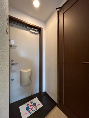 玄関　※別号室参考写真
