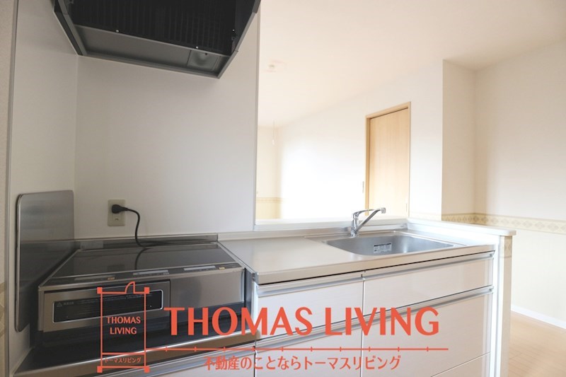 キッチン　実際の写真を準備中の為、同じ建物の別室写真です。参考下さい。
