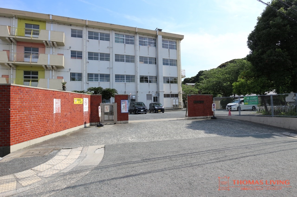 小学校　北九州市立二島小学校（小学校）まで374m