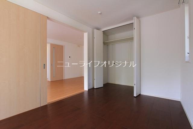その他部屋・スペース　6.3帖洋室♪リビング続きで使い勝手の良いお部屋です♪