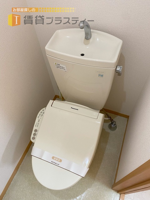 トイレ　もちろんシャワートイレ完備