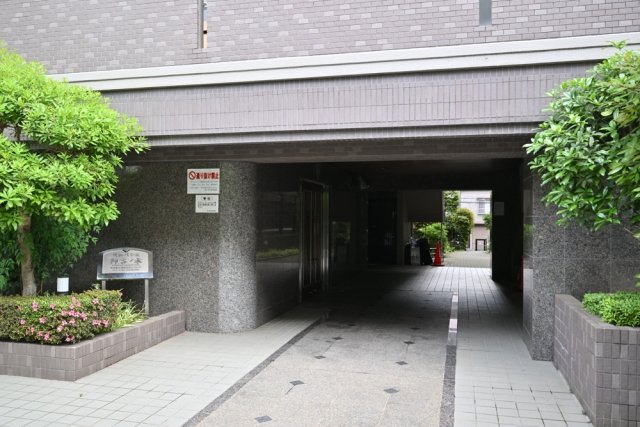 エントランス　ゆとりのあるエントランスです