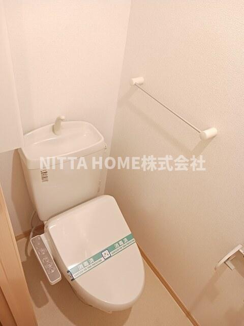 トイレ　もちろんウォシュレット付きのトイレですよ◎