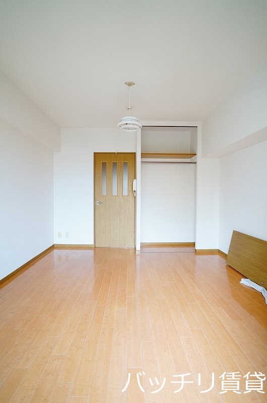 収納　＊画像は別部屋の為イメージ、現状を優先いたします