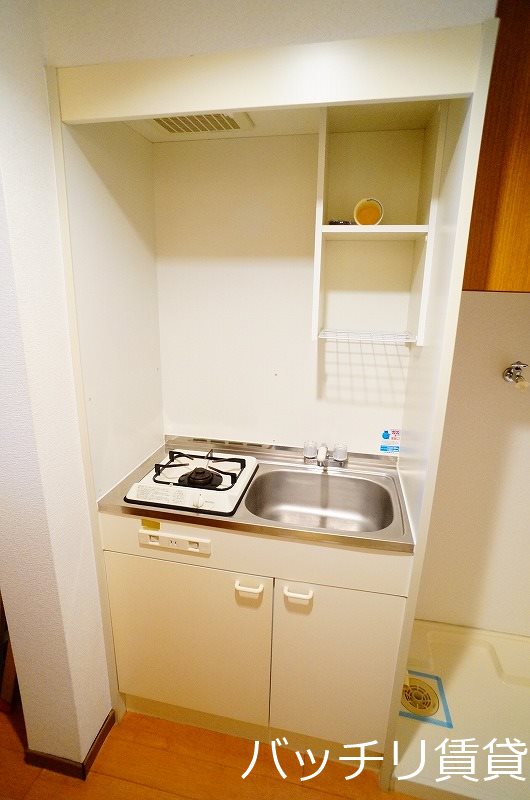 キッチン　＊画像は別部屋の為イメージ、現状を優先いたします