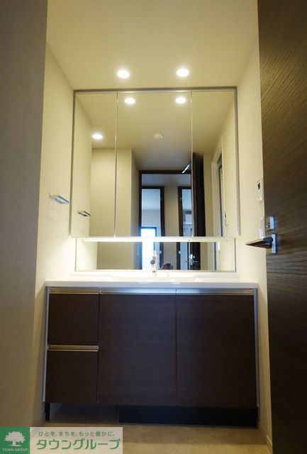 洗面設備　※写真は同タイプ住戸です。
