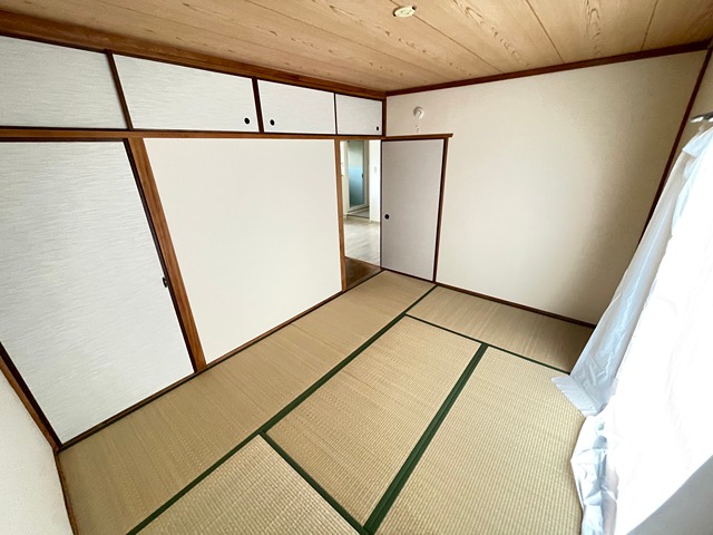 安倉団地3号棟の玄関写真