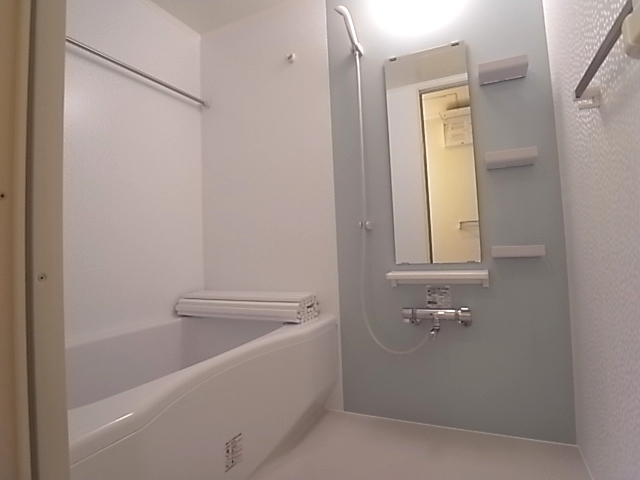 バス・シャワールーム　※写真は同建物別部屋です。