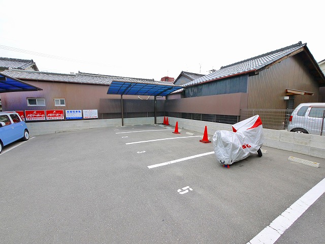 駐車場　近くに駐車場があります