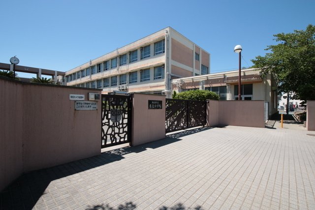中学校　名古屋市立長良中学校（中学校）まで2563m