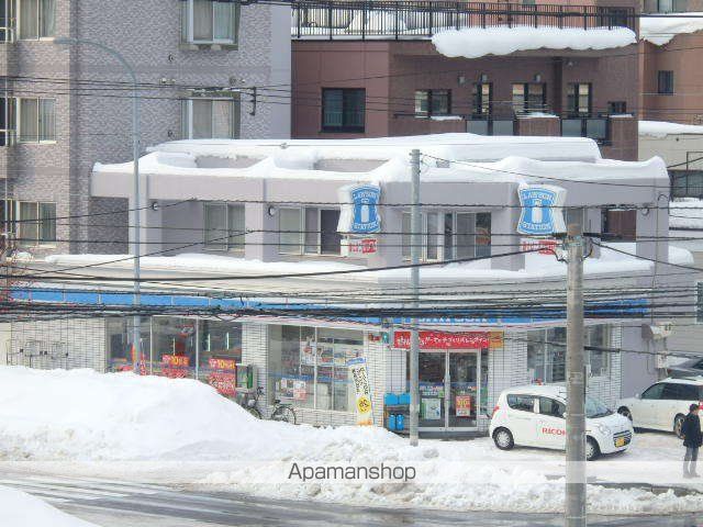 コンビニ　ローソン（コンビニ）まで203m