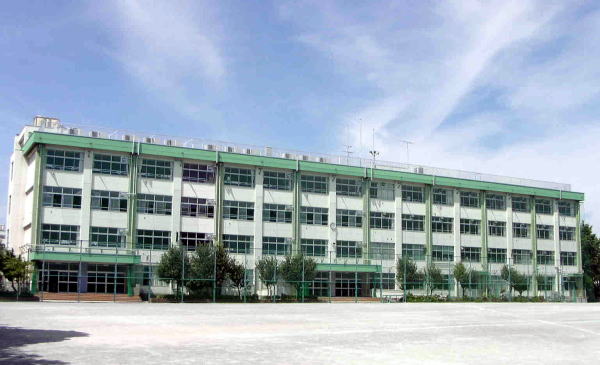 中学校　江戸川区立南葛西中学校（中学校）まで237m