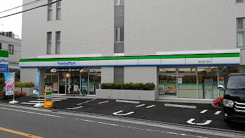 コンビニ　ファミリーマート 豊玉北四丁目店（コンビニ）まで243m