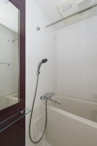 バス・シャワールーム　※同タイプの別のお部屋です。