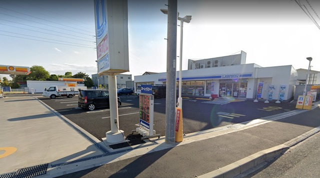 コンビニ　ローソン寒川岡田店（コンビニ）まで150m