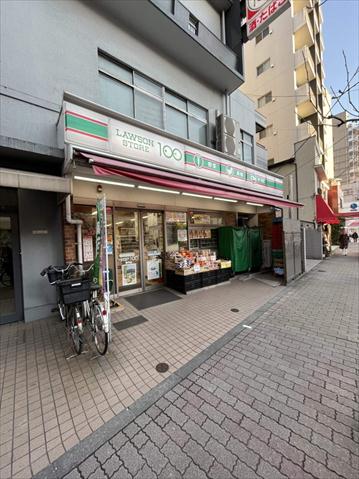 コンビニ　ローソンストア１００（コンビニ）まで204m