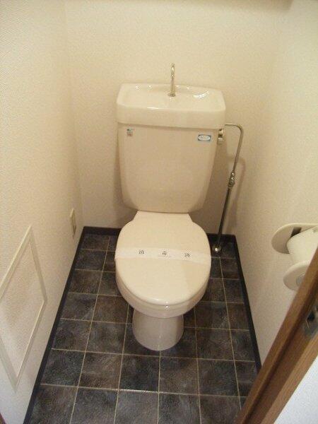 トイレ　清潔感のあるトイレです