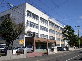 小学校　札幌市立元町小学校（小学校）まで352m