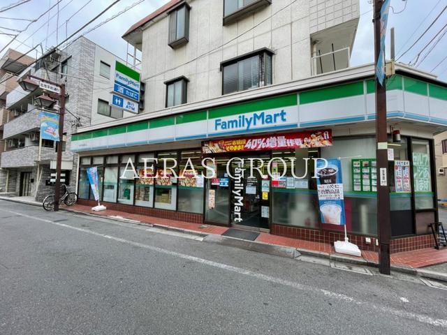 コンビニ　ファミリーマート赤羽平和通り店（コンビニ）まで240m