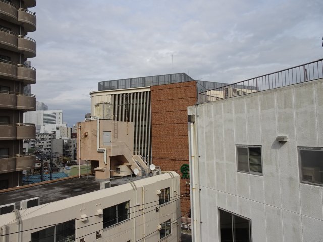 眺望　野毛山ポートヒルガーデン