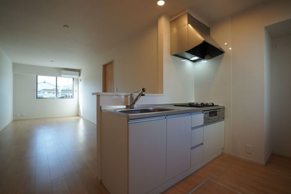 居室・リビング　同じ建物の別の部屋