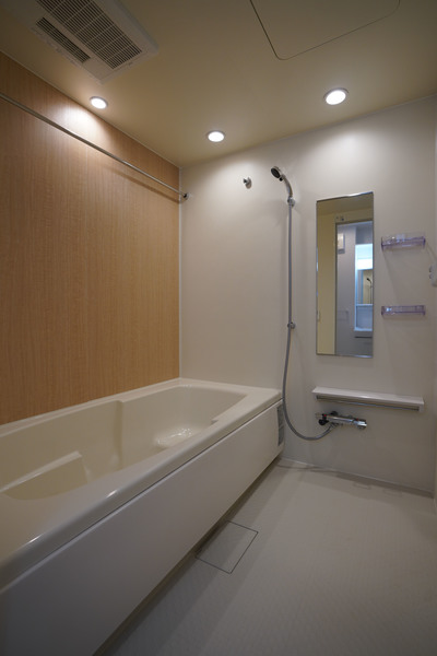 バス・シャワールーム　同じ建物の別の部屋