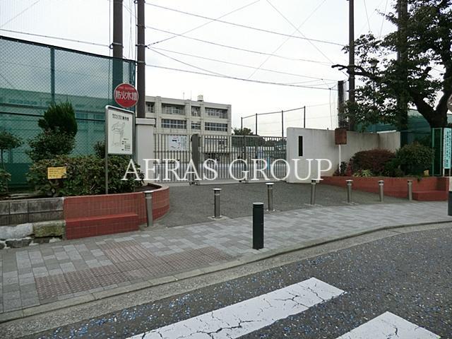小学校　横浜市立稲荷台小学校（小学校）まで633m