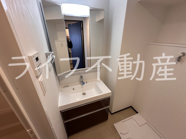 洗面設備　広い洗面スペース
